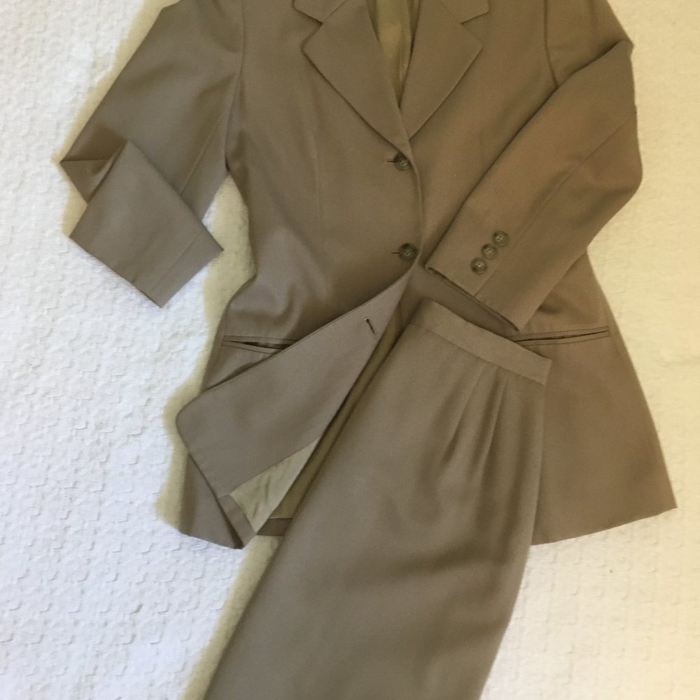 Classiques Entier Blazer & Pencil Skirt -Khaki/Tan